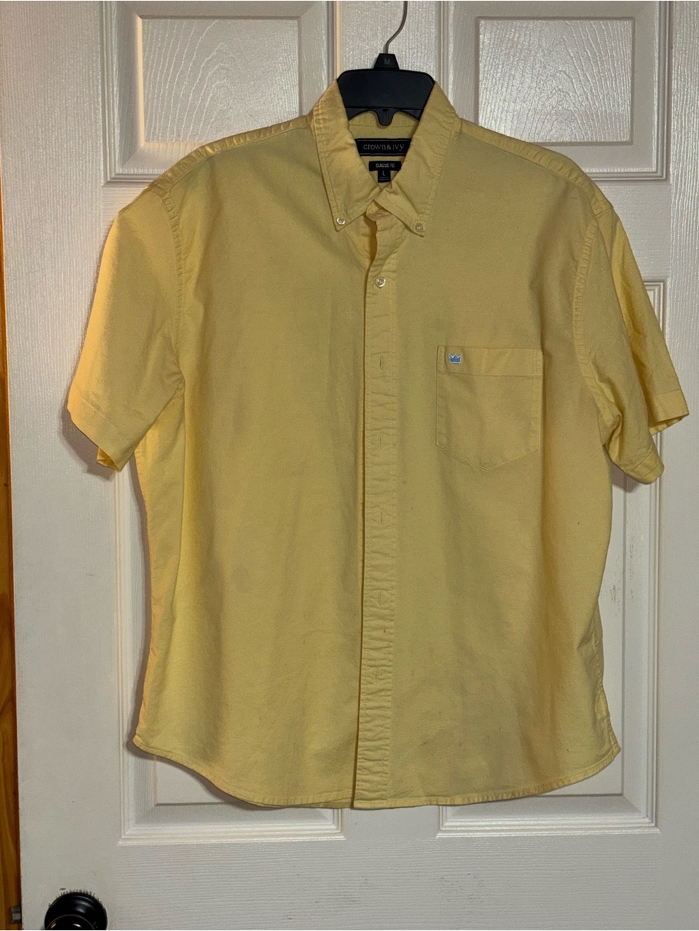 crown & ivy Short-Sleeve Button-Down Shirt in Light Yellow